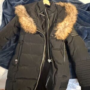 Women's Black Puffer Jacket with Faux Fur Trim